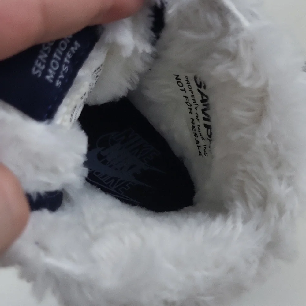New Sample Women's Nike Delta Lite Mid Premium Faux Fur
